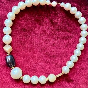 Vintage Faux Pearl Sliced Nut Acrylic Bead Beaded Choker Necklace